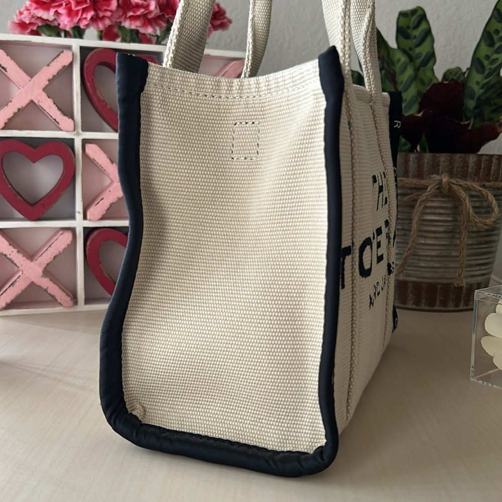Marc Jacobs The Tote Bag - Small - Picture 3 of 16